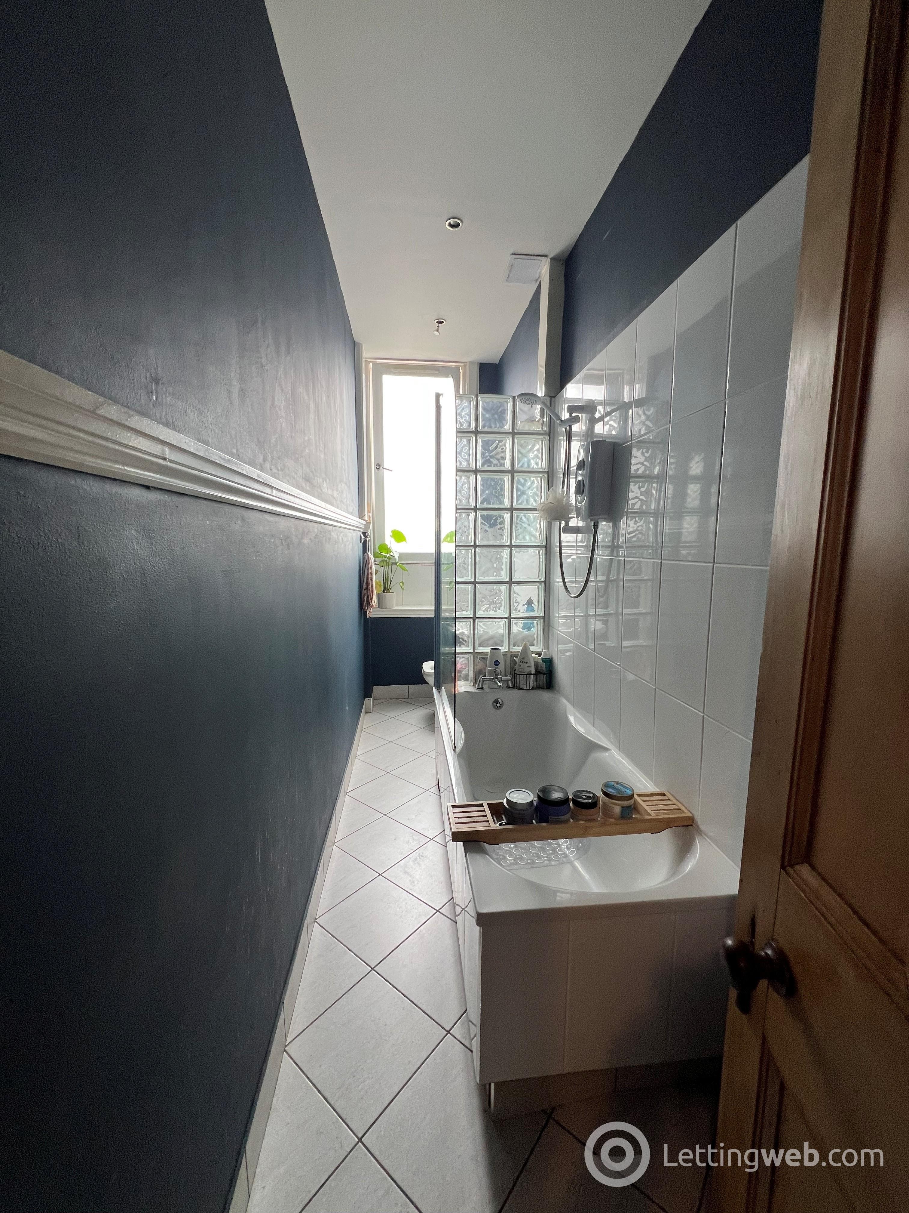 Property to rent in 2/1, 168 Newlands Road, Glasgow, G44 4ES