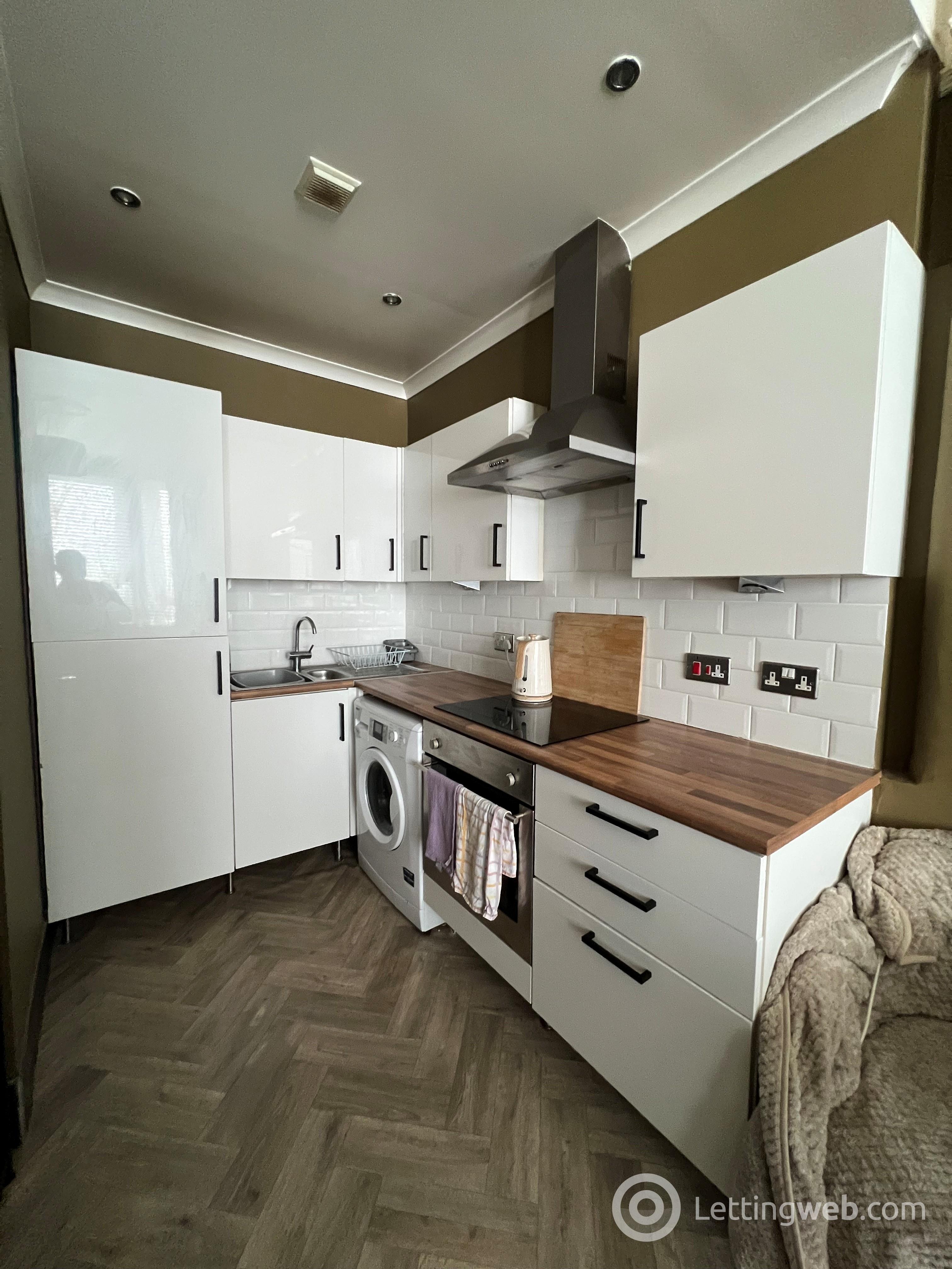 Property to rent in 2/1, 168 Newlands Road, Glasgow, G44 4ES