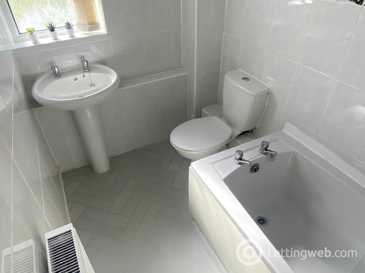 Property to rent in 1/2, 93 Hillington Road South, Glasgow, G52 2AE