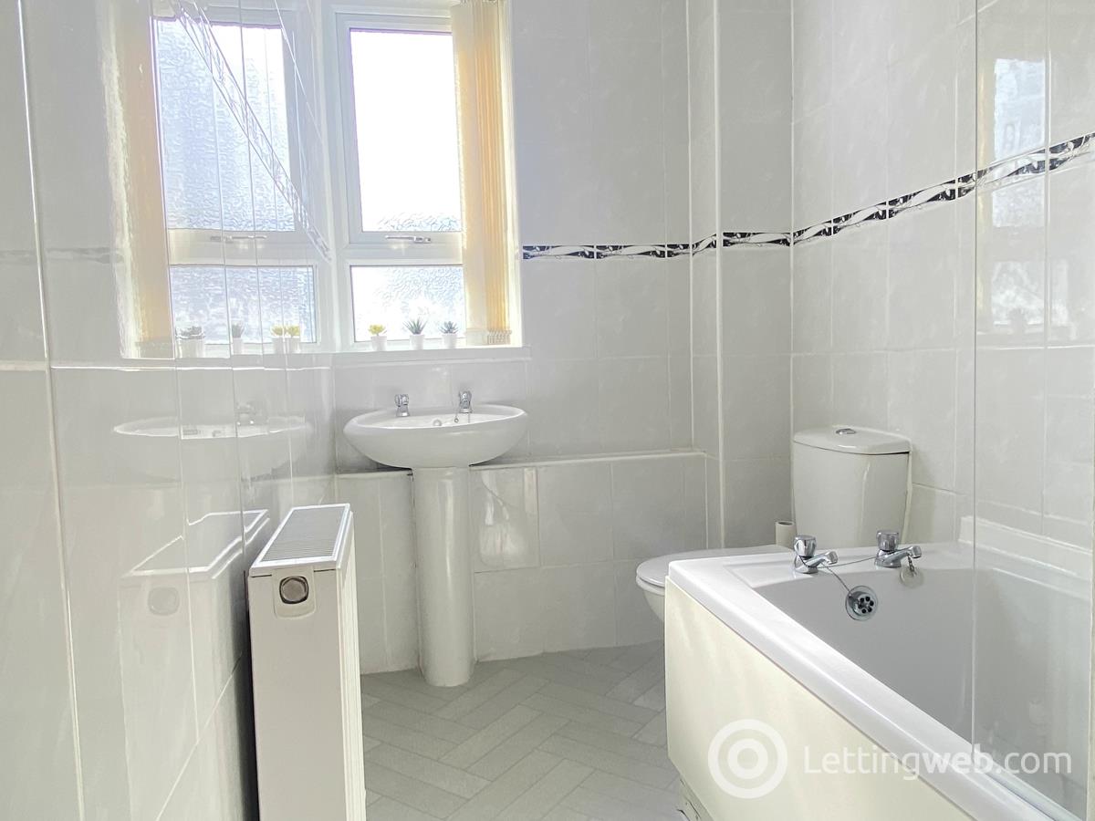 Property to rent in 1/2, 93 Hillington Road South, Glasgow, G52 2AE
