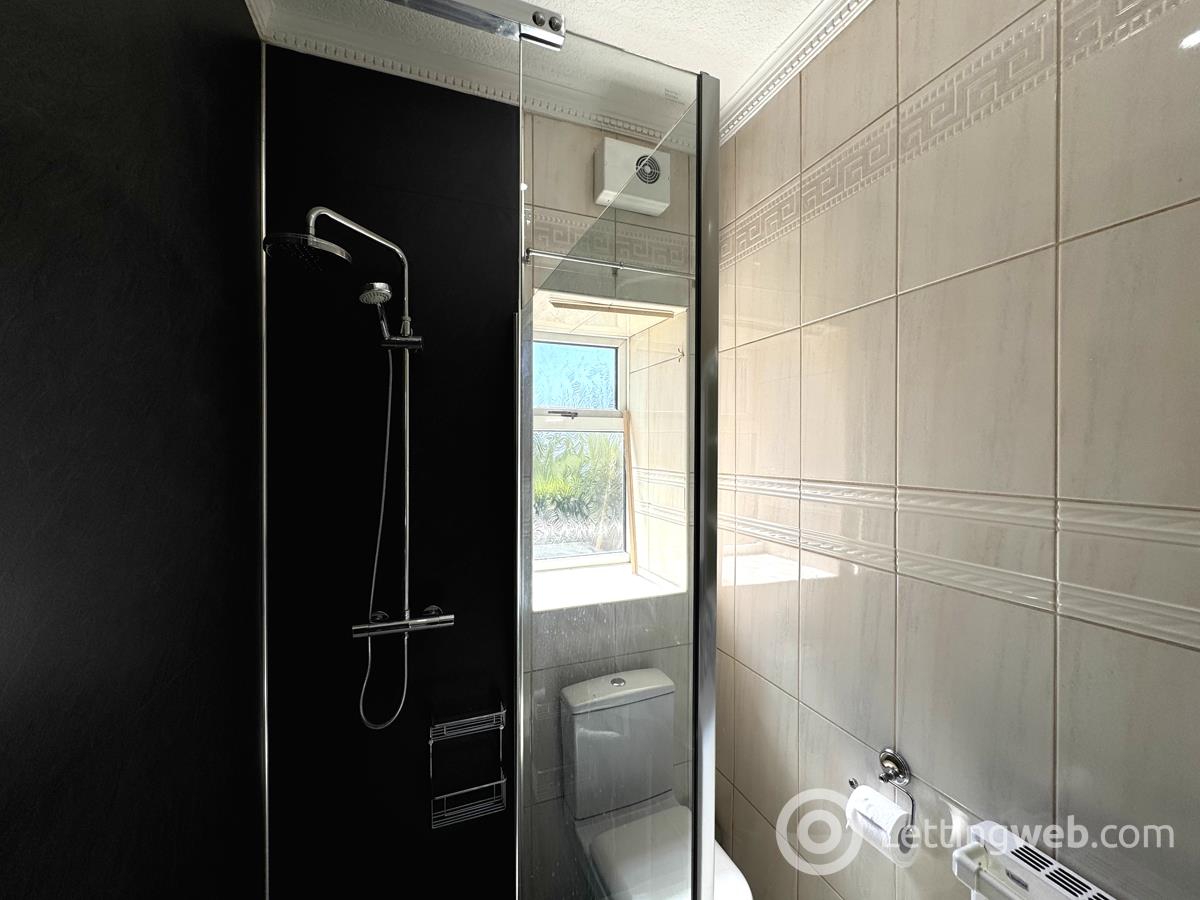 Property to rent in 149 Ayr Road Newton Mearns