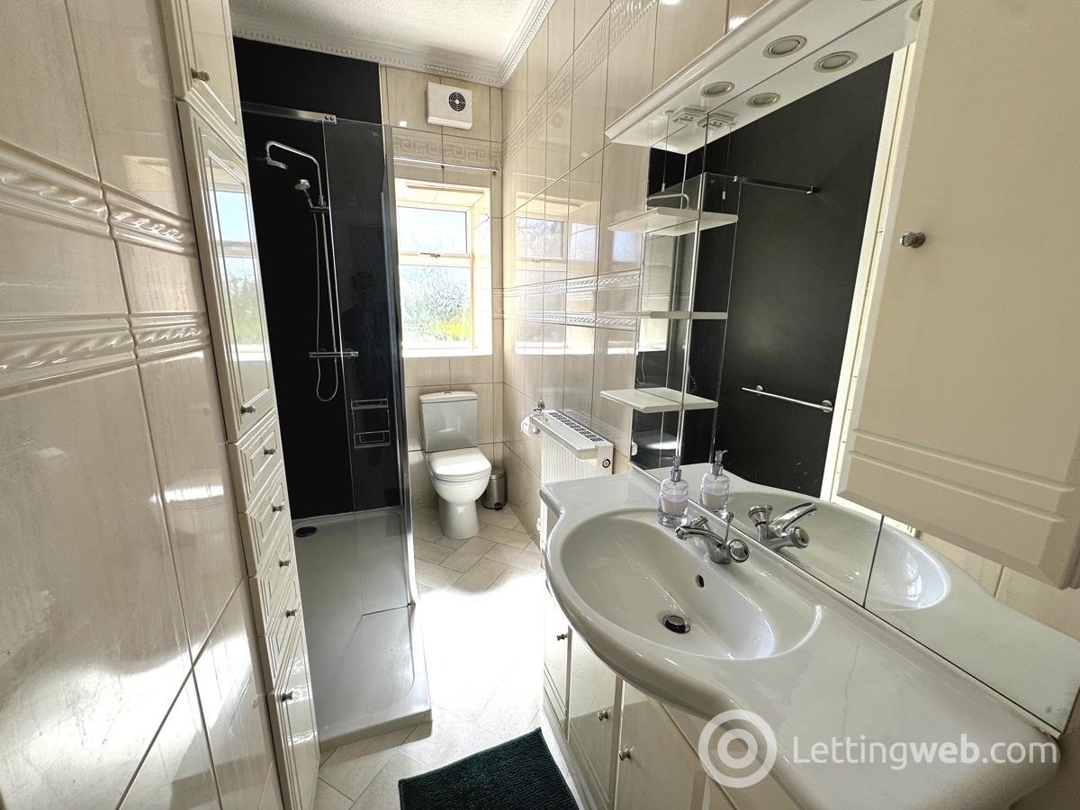 Property to rent in 149 Ayr Road Newton Mearns