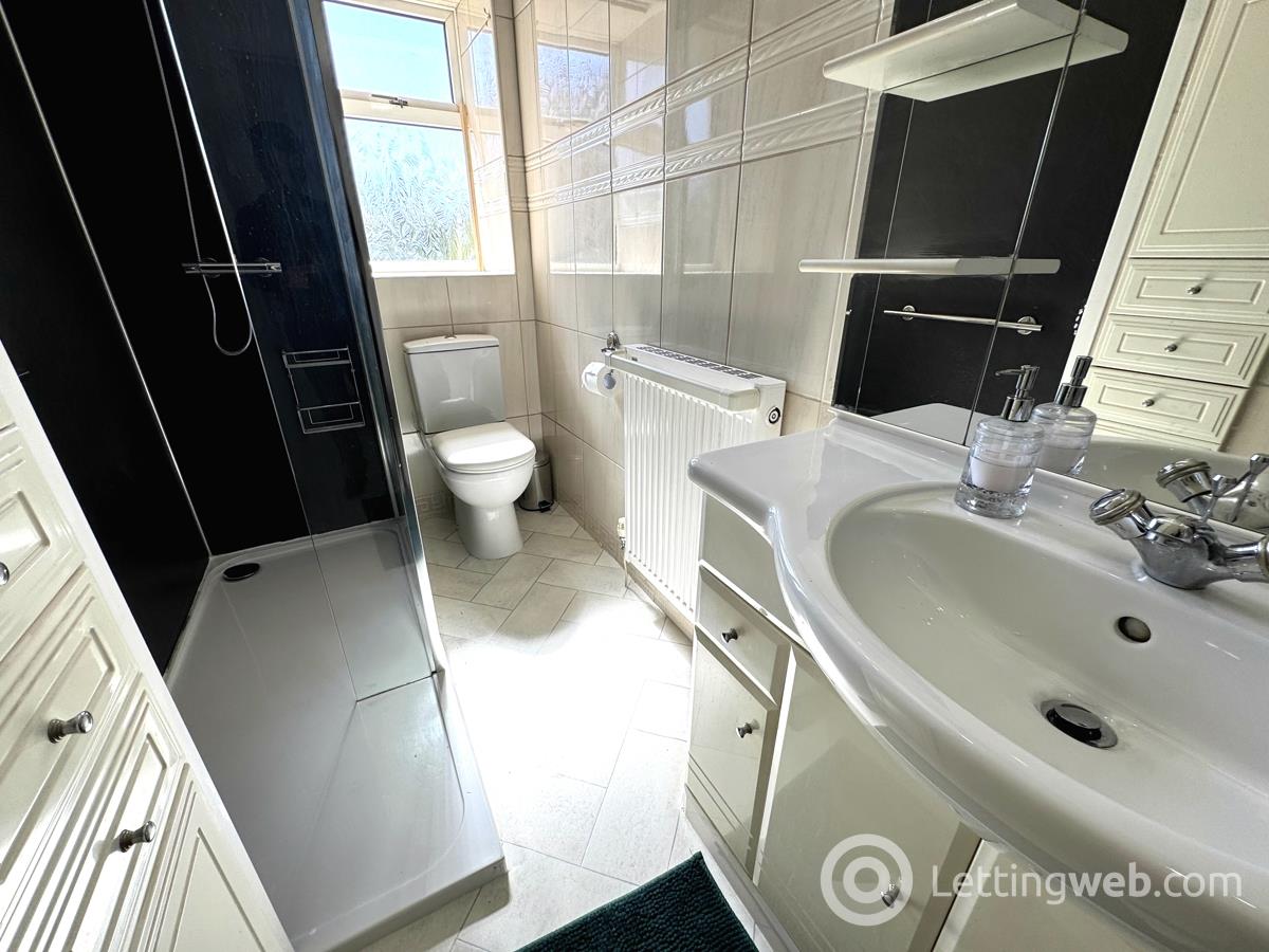 Property to rent in 149 Ayr Road Newton Mearns