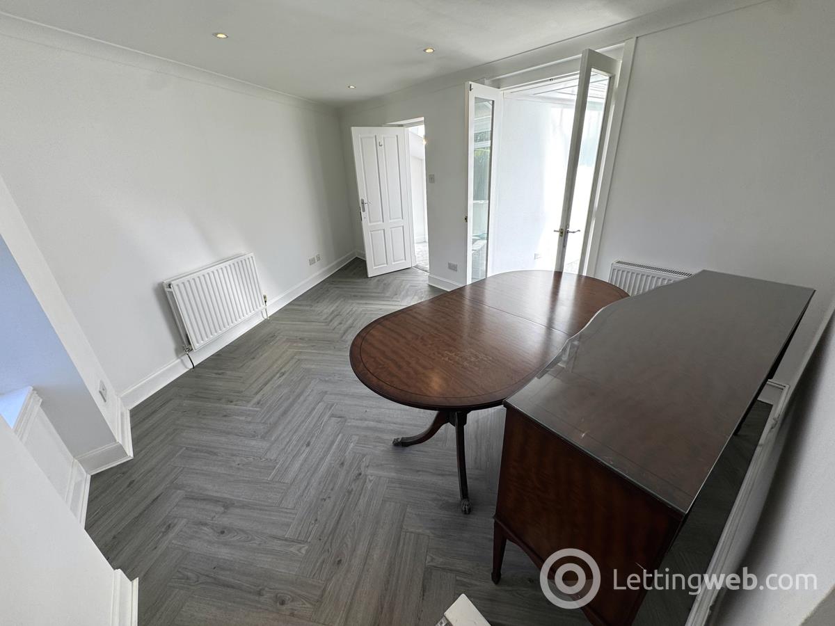Property to rent in 149 Ayr Road Newton Mearns