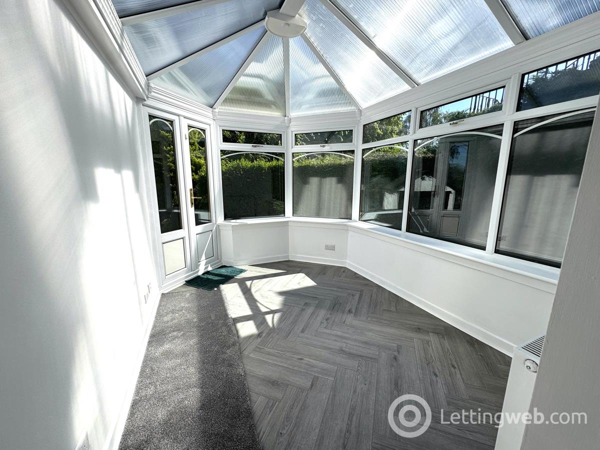 Property to rent in 149 Ayr Road Newton Mearns
