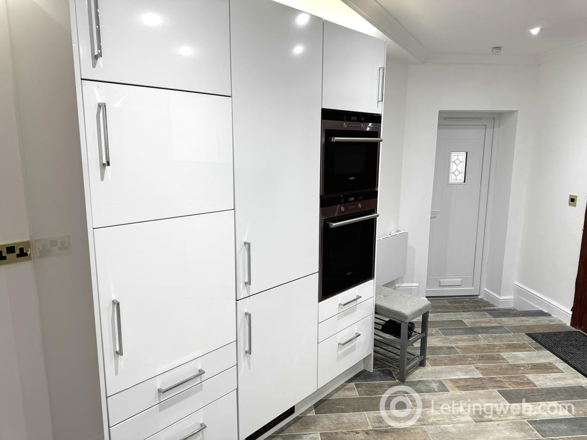 Property to rent in Blueacre 418 Mearns Road Newton Mearns