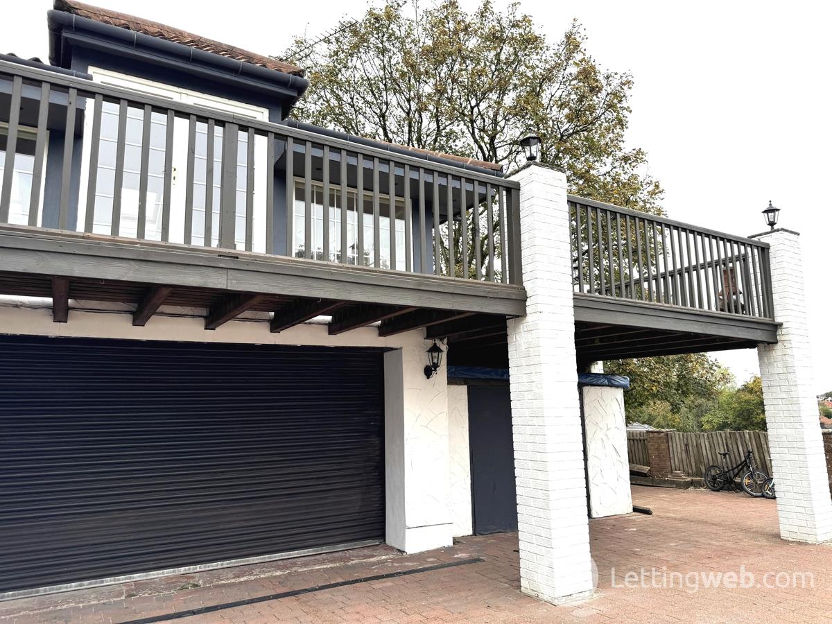Property to rent in Blueacre 418 Mearns Road Newton Mearns