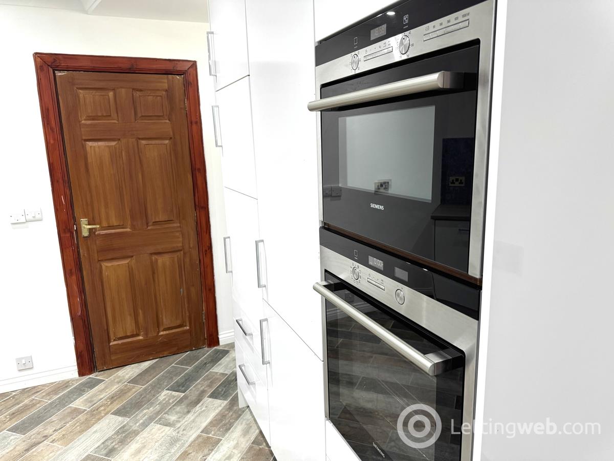 Property to rent in Blueacre 418 Mearns Road Newton Mearns