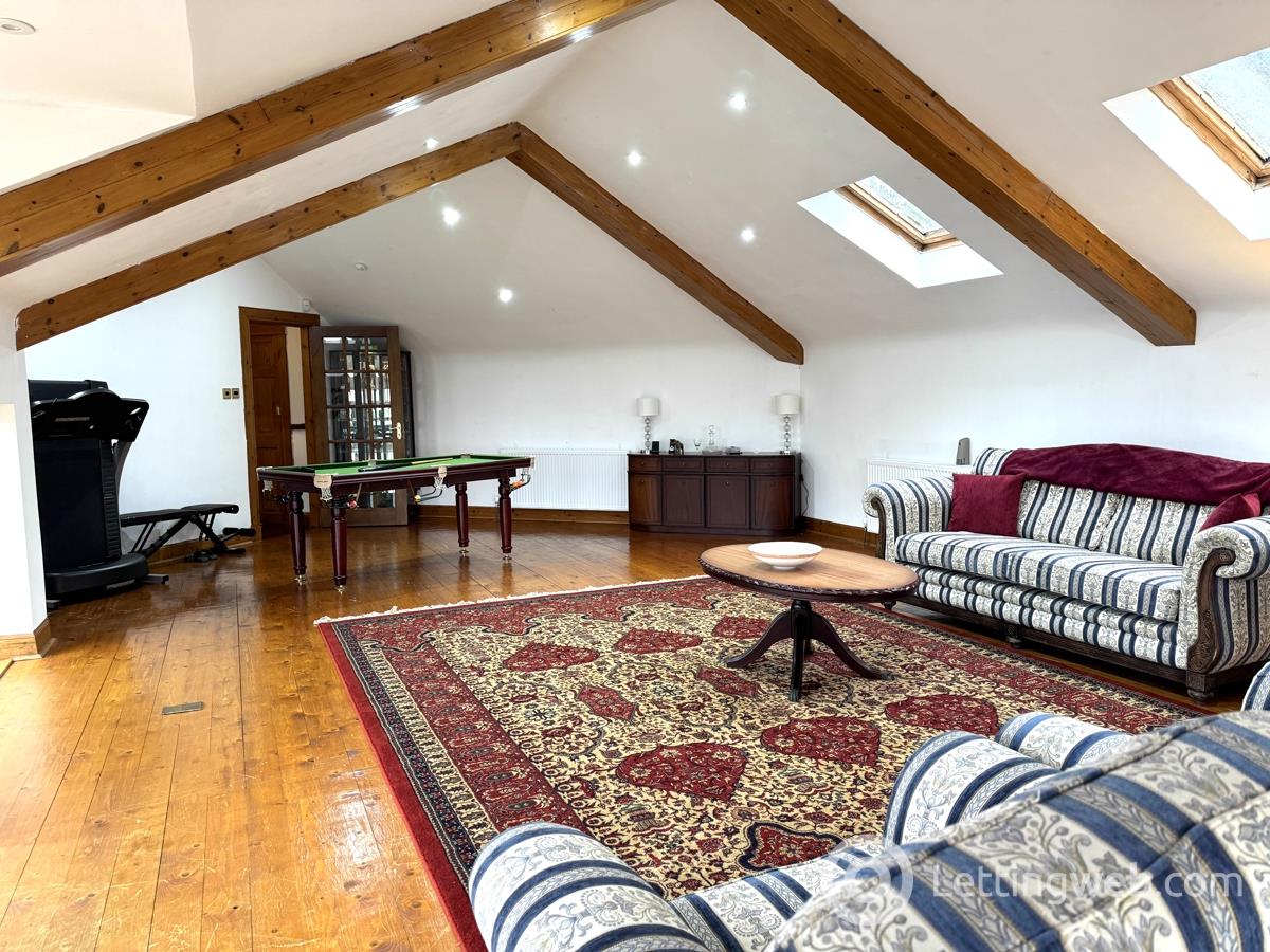 Property to rent in Blueacre 418 Mearns Road Newton Mearns