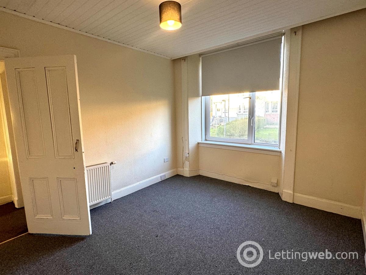 Property to rent in 22 Young Terrace Springburn G21 4LW