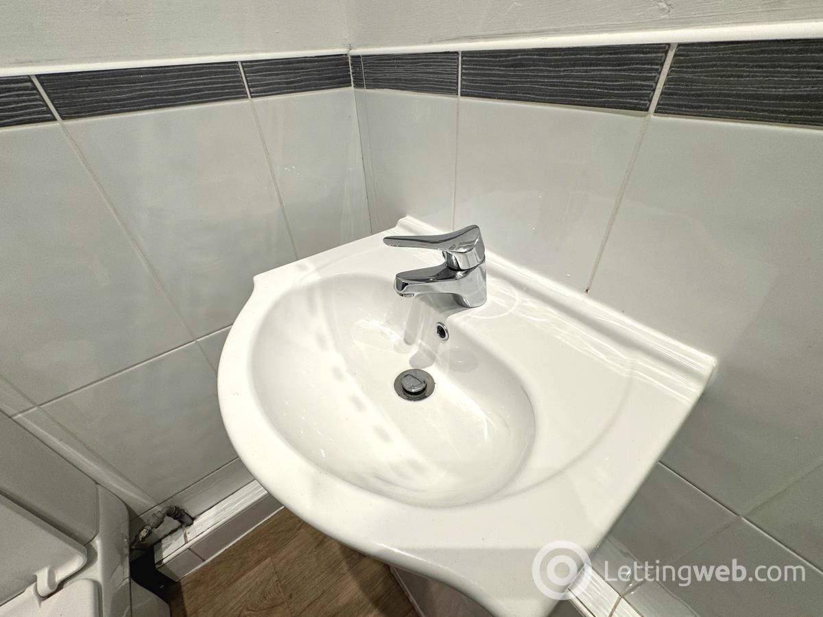 Property to rent in 22 Young Terrace Springburn G21 4LW
