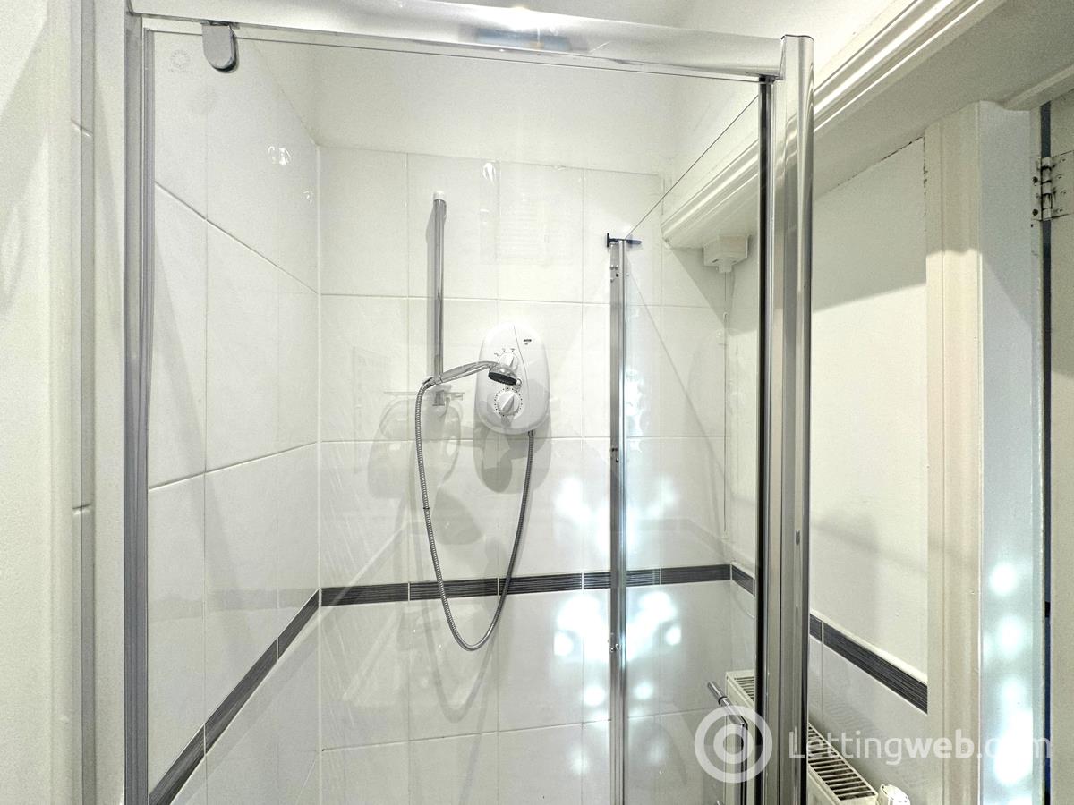 Property to rent in 22 Young Terrace Springburn G21 4LW