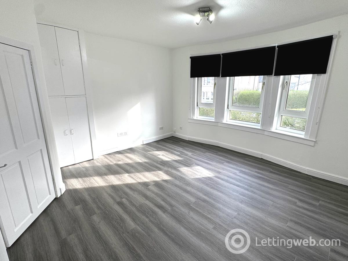 Property to rent in Harefield Drive