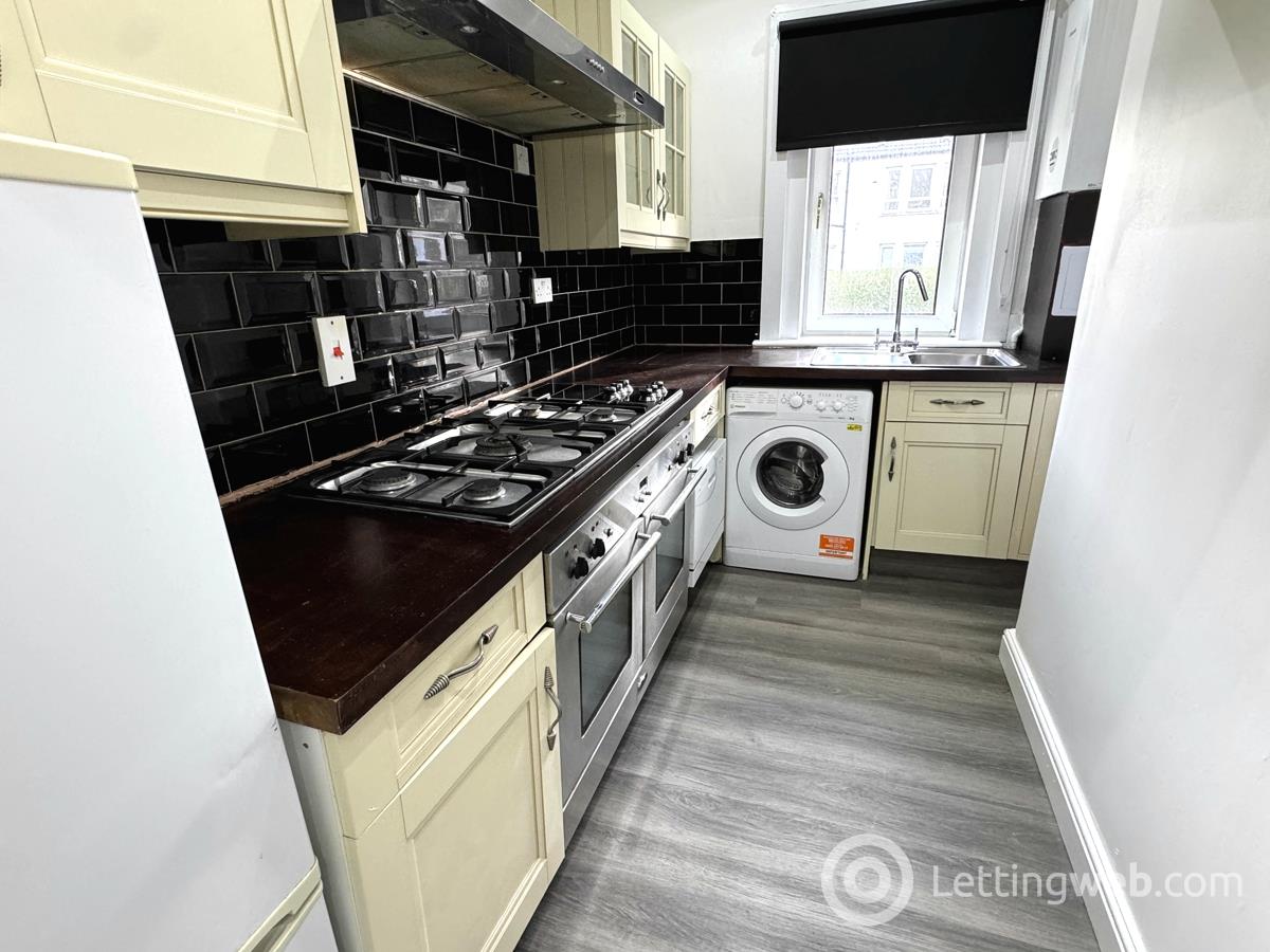 Property to rent in Harefield Drive