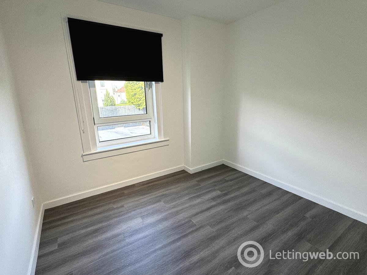Property to rent in Harefield Drive