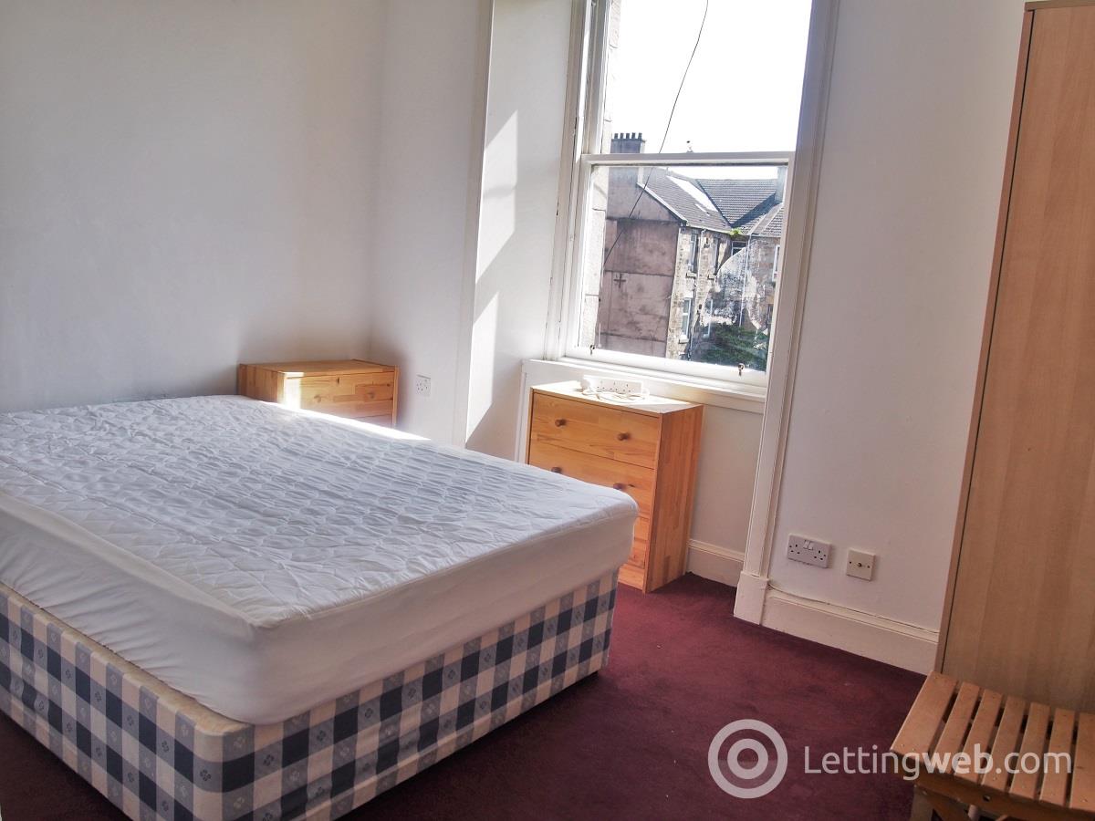 Property to rent in Dixon Avenue