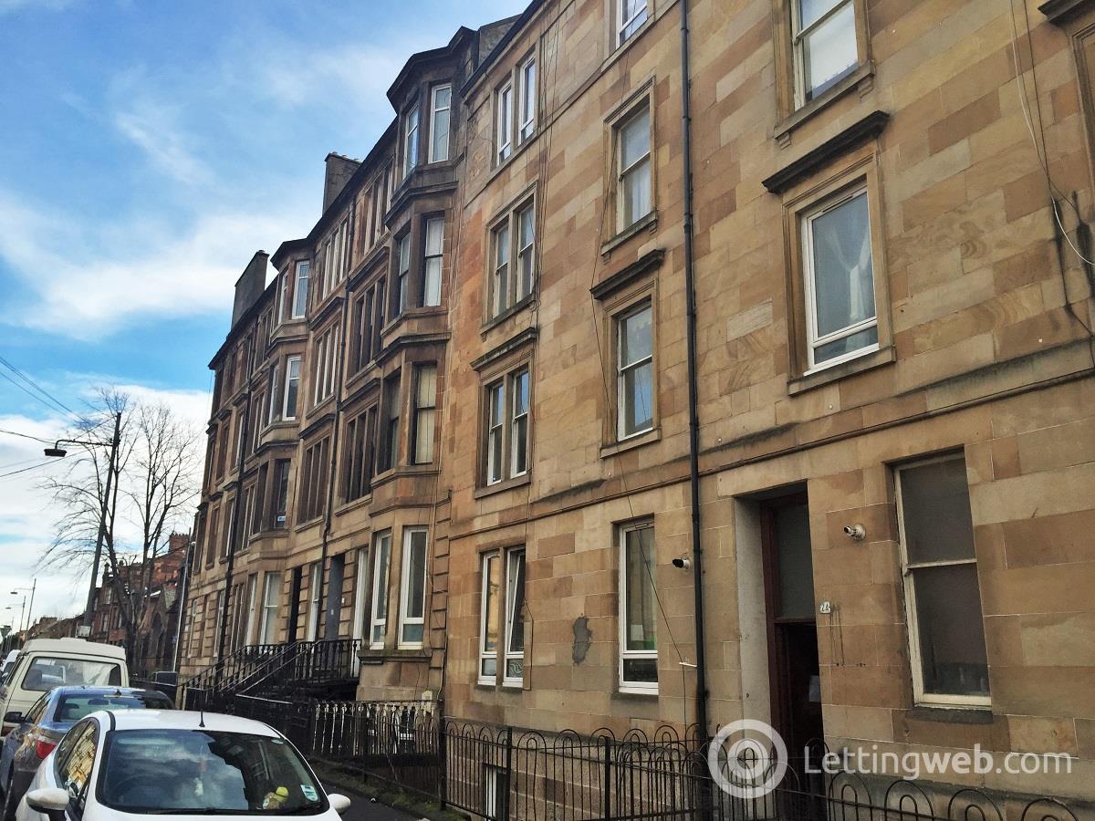 Property to rent in Dixon Avenue