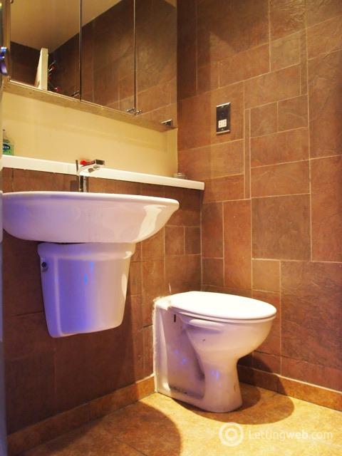 Property to rent in 174 Queens Drive South Side