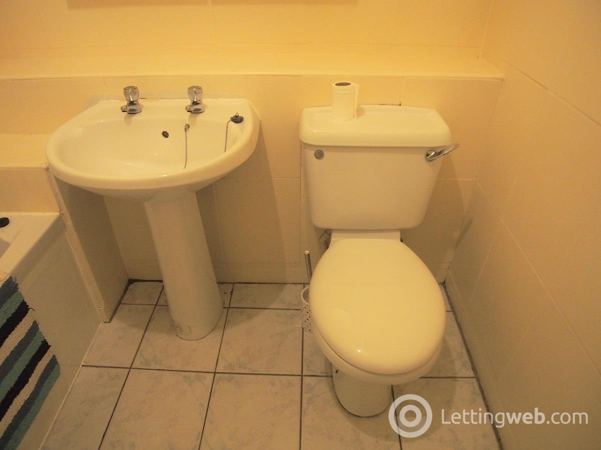 Property to rent in 714 Pollokshaws Road