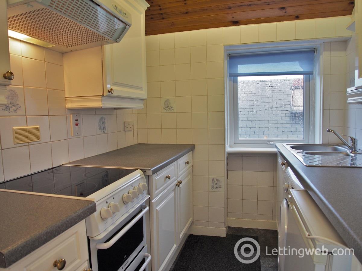 Property to rent in 16 Montford Avenue