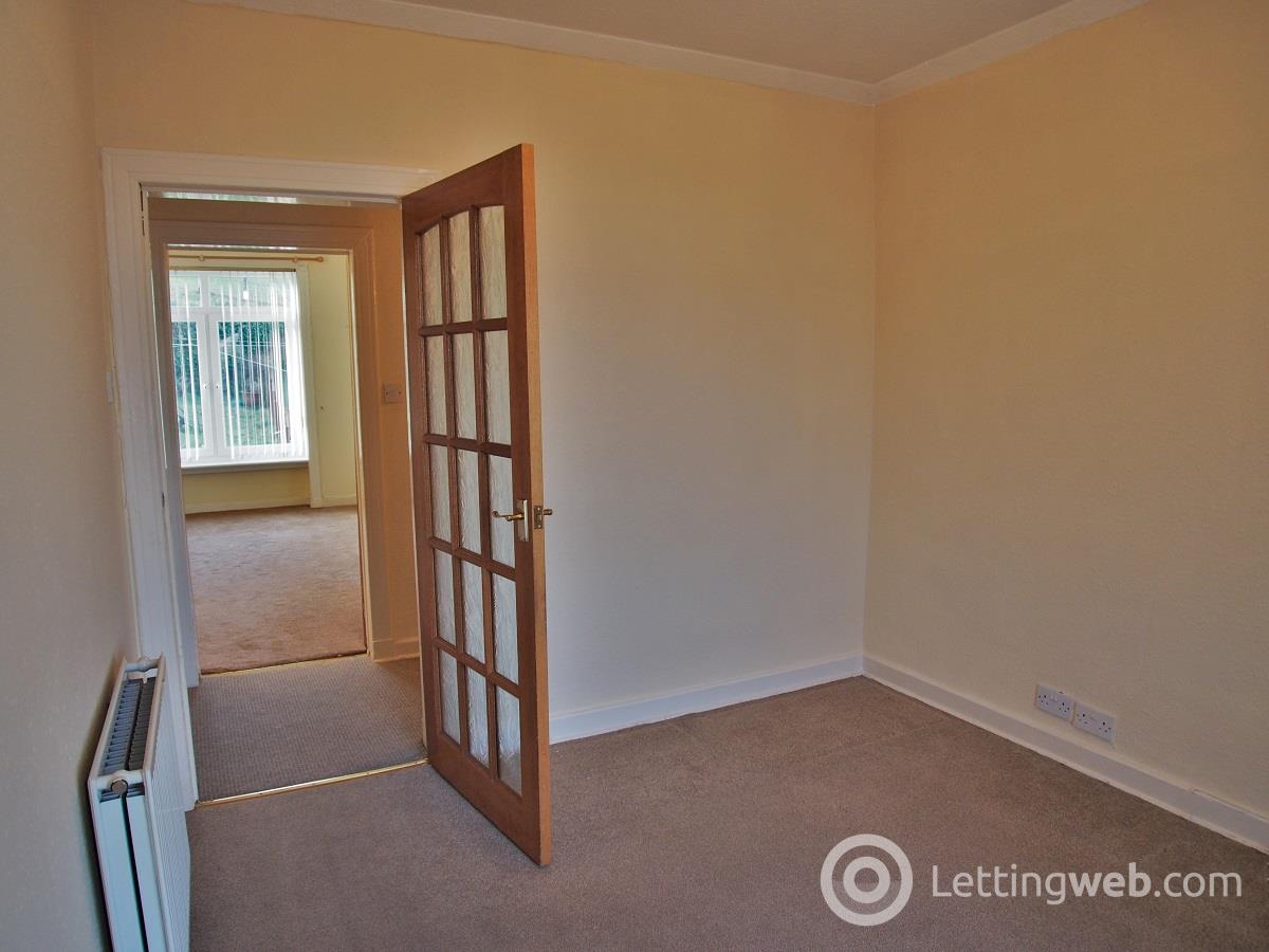 Property to rent in 16 Montford Avenue