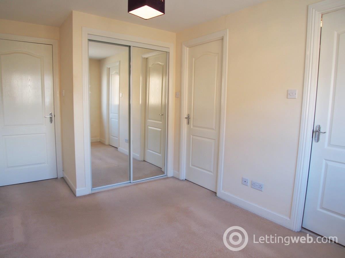 Property to rent in Viewmount Drive