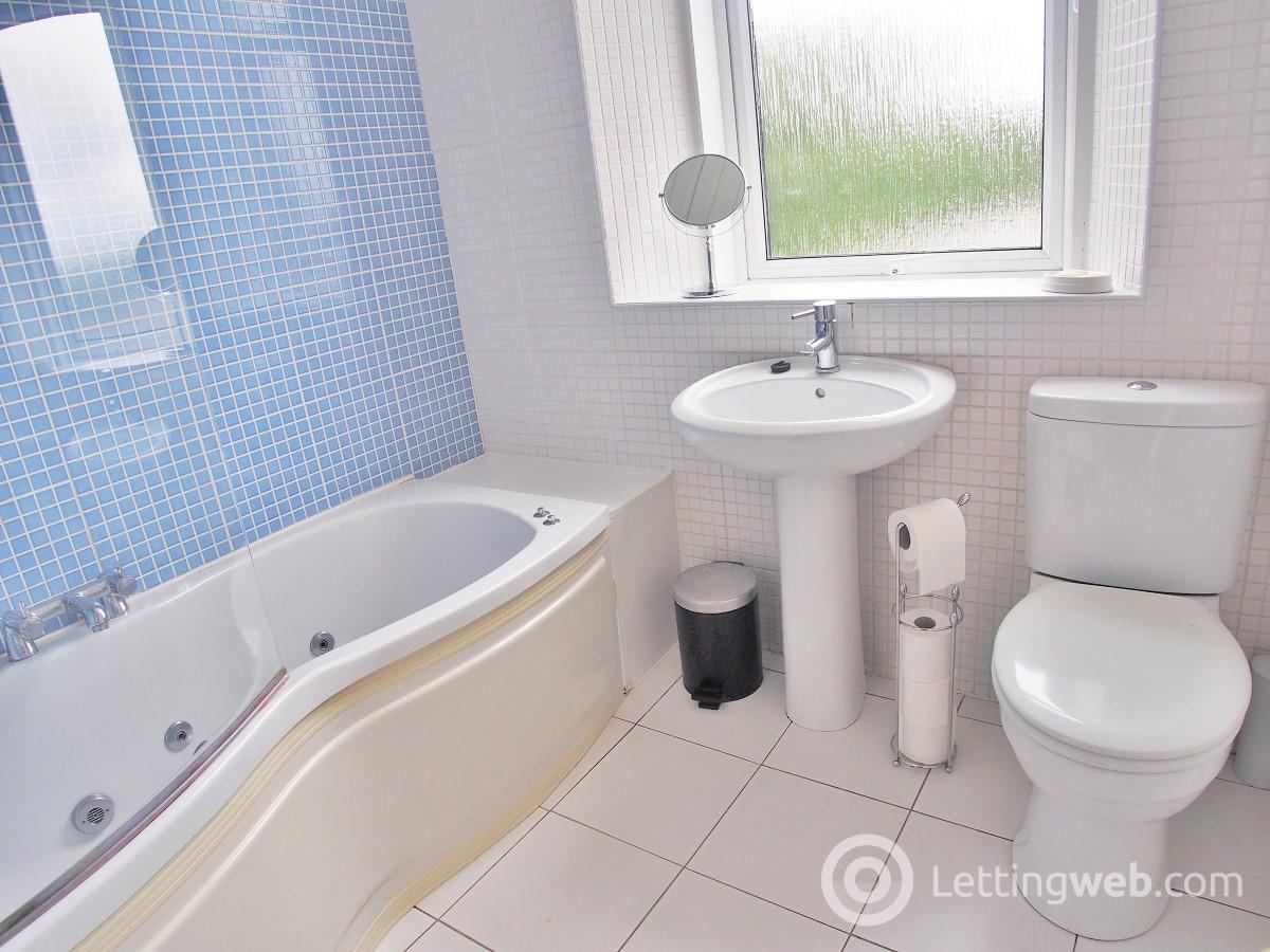 Property to rent in 10 Gateside Road 1-1 Rowallan Barrhead