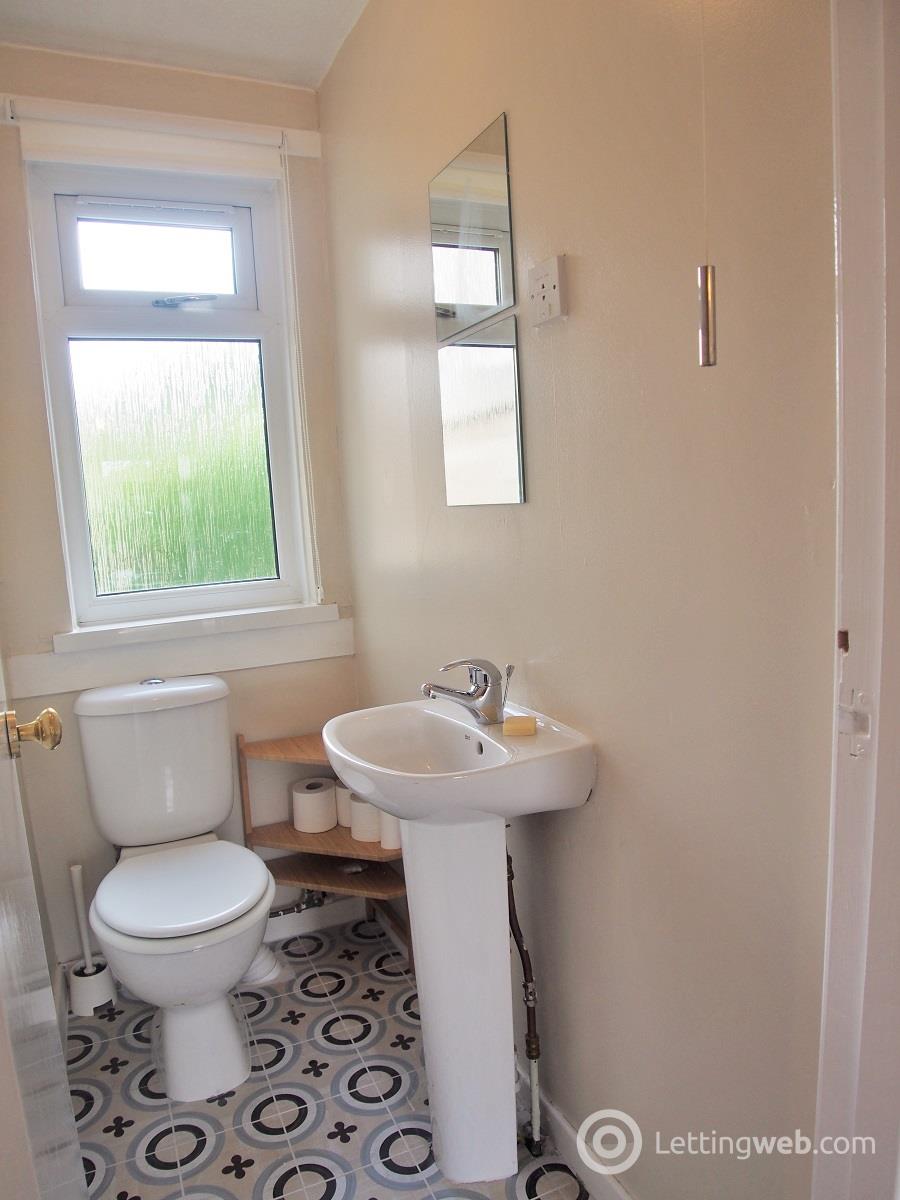 Property to rent in 10 Gateside Road 1-1 Rowallan Barrhead
