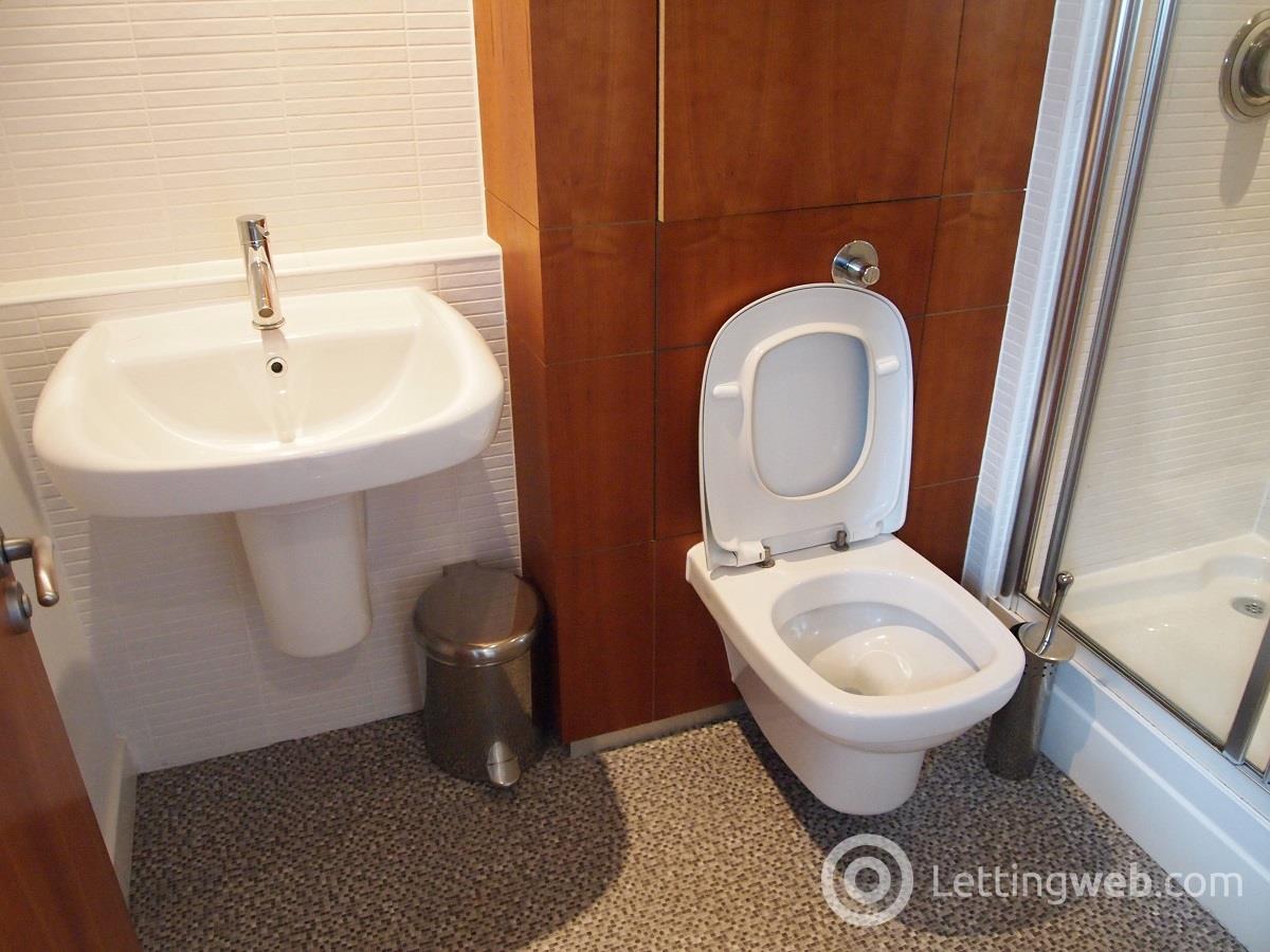 Property to rent in Glasgow Harbour Terraces