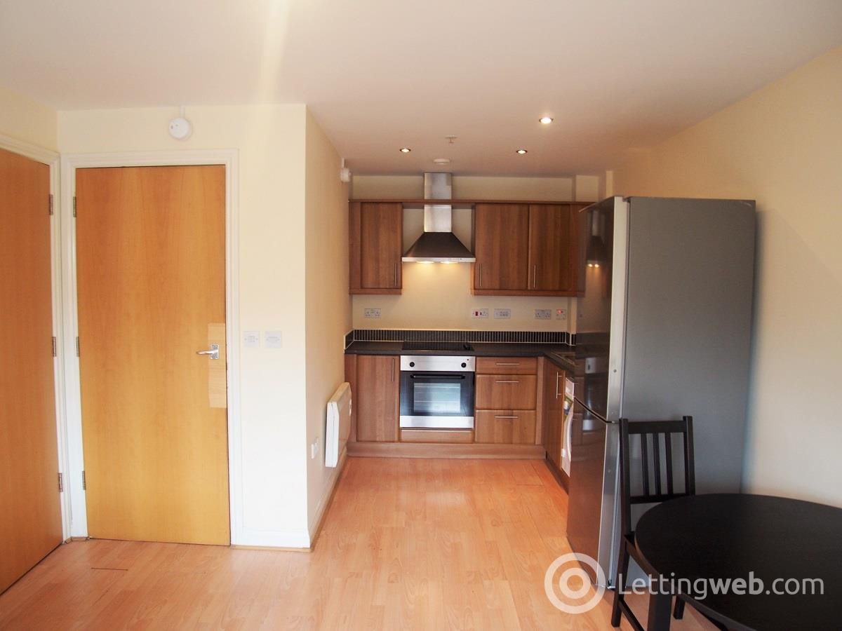 Property to rent in 15 Victoria Road South Side