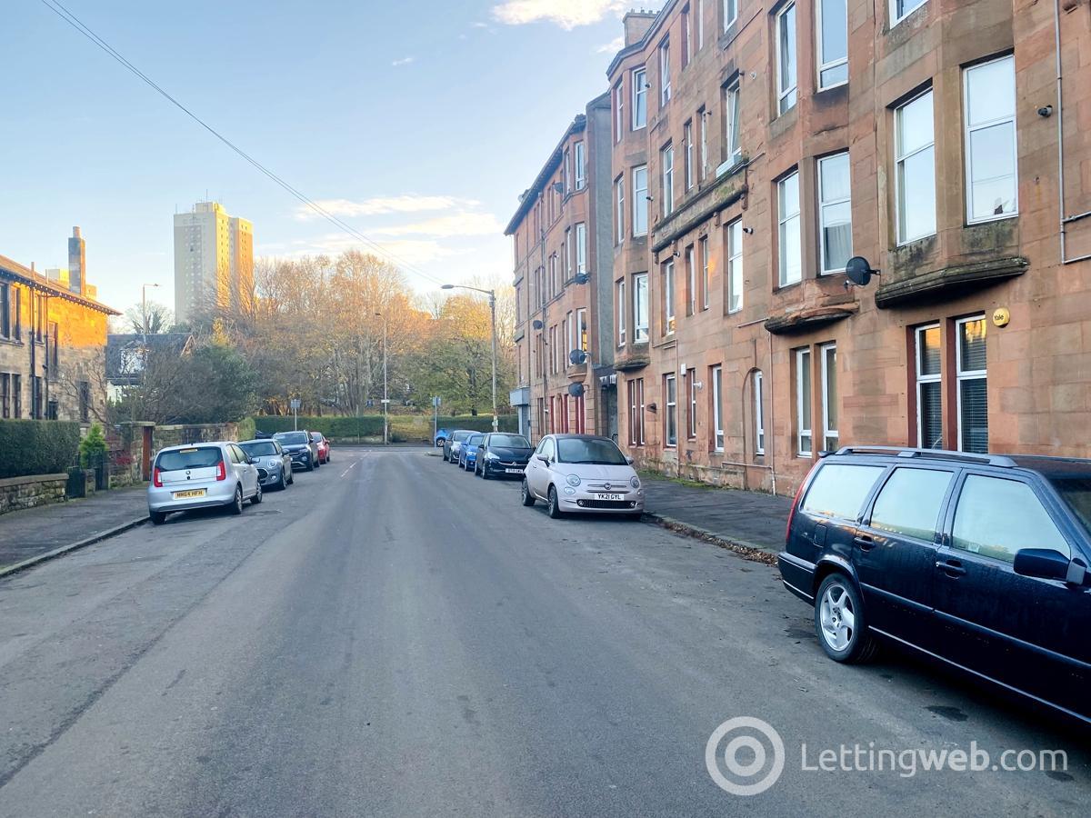 Property to rent in 11 Mannering Road