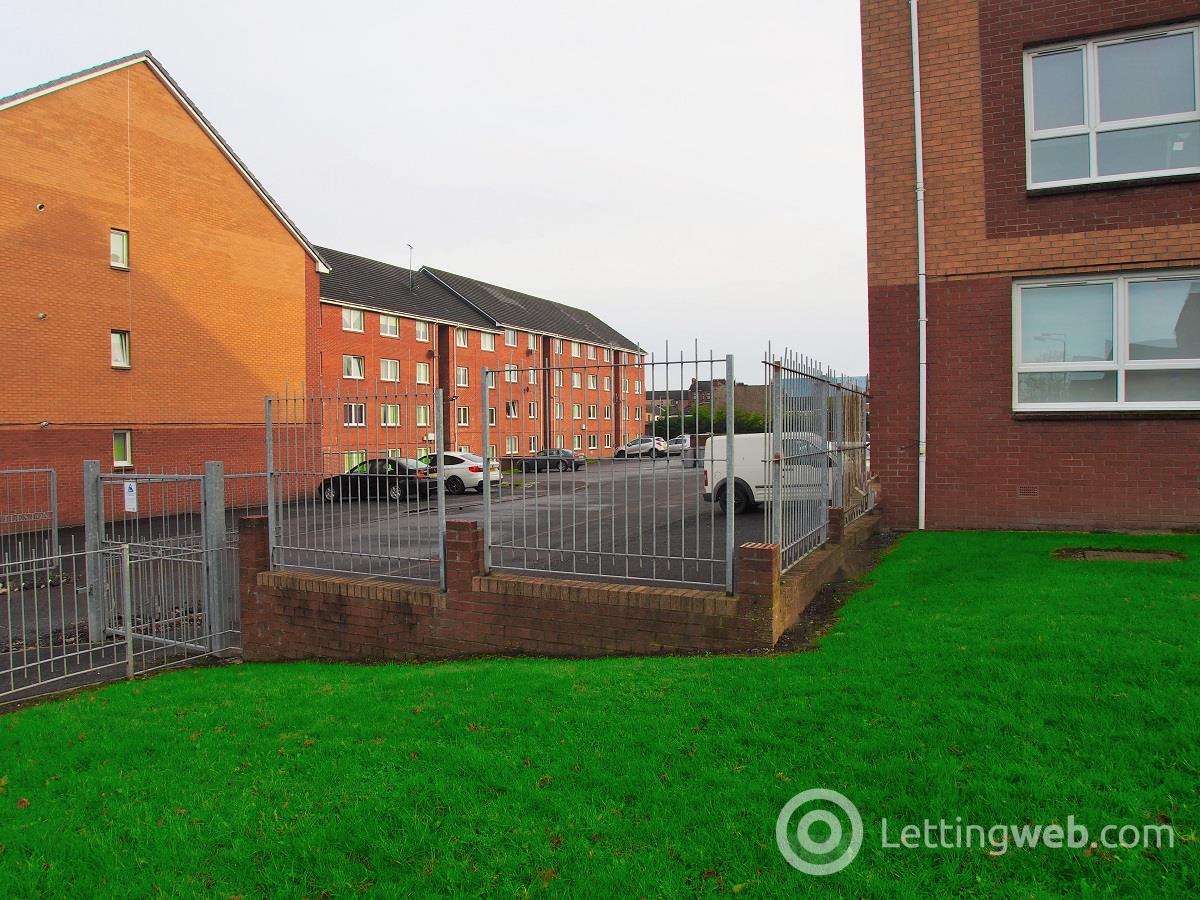 Property to rent in 5 Dalveen Street