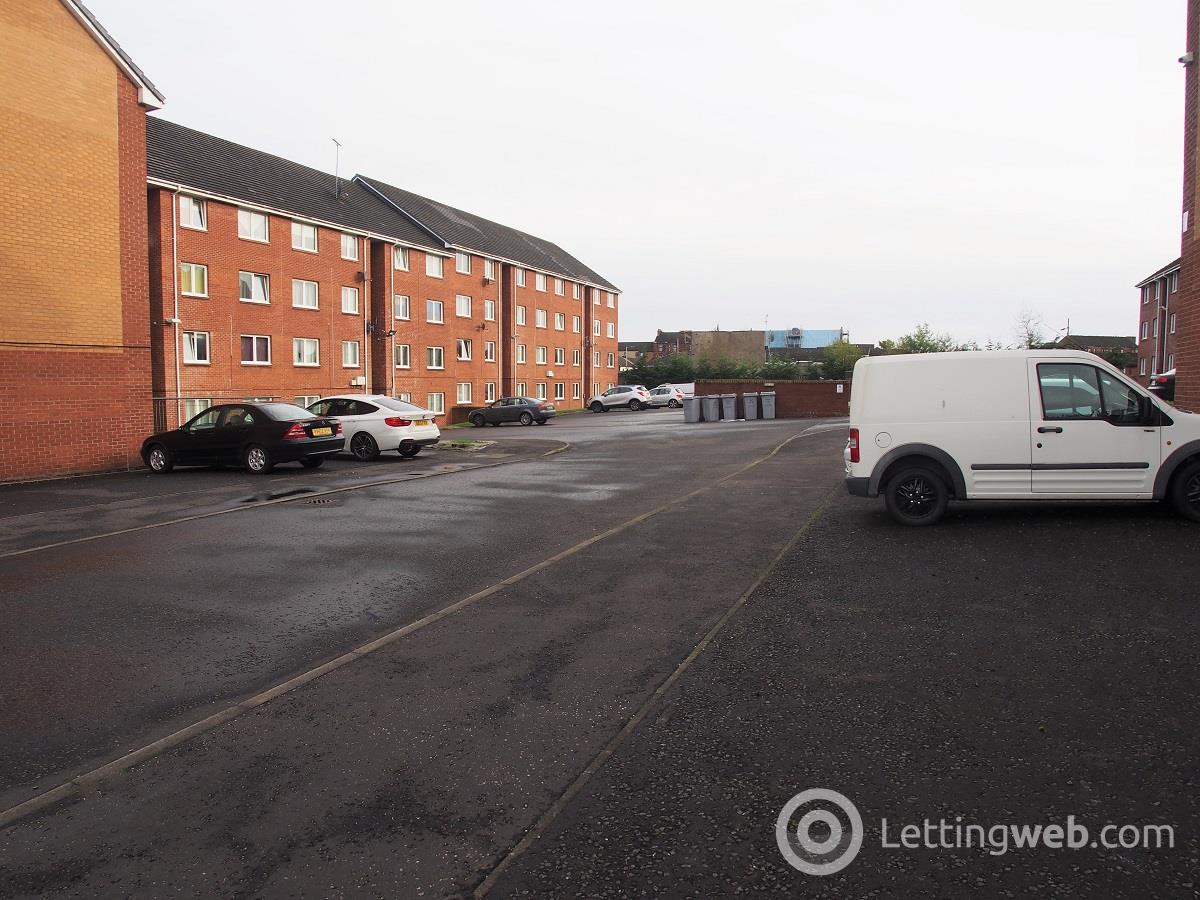 Property to rent in 5 Dalveen Street