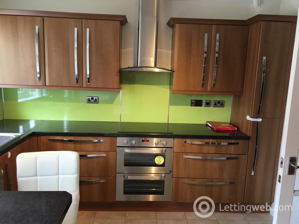 Property to rent in 47 Foresthall Crescent