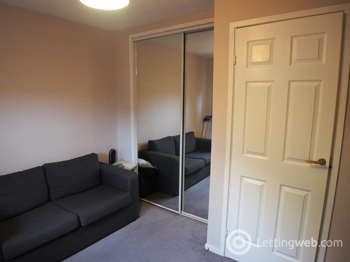 Property to rent in 47 Foresthall Crescent