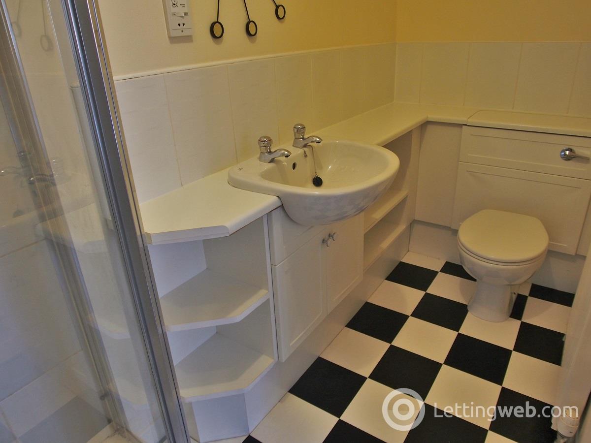 Property to rent in 36 Balvicar Street Queens Park