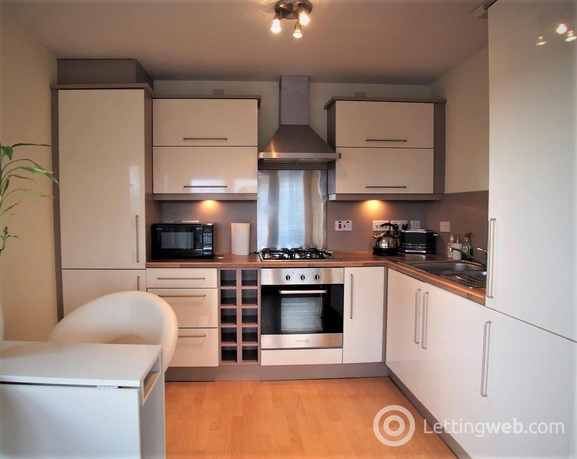 Property to rent in 82 Barrland Street South Side
