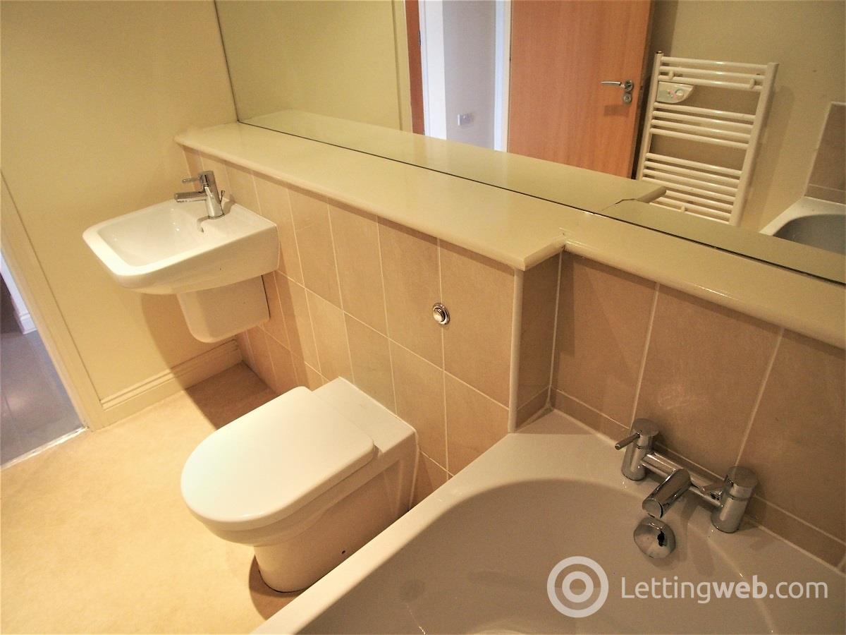 Property to rent in 15 Victoria Road Glasgow G42 7AB