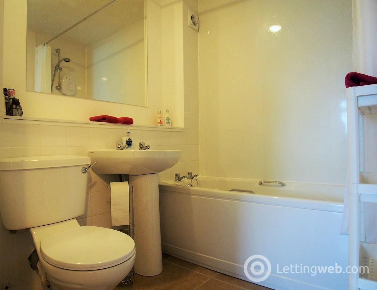 Property to rent in 296E London Road Glasgow Green