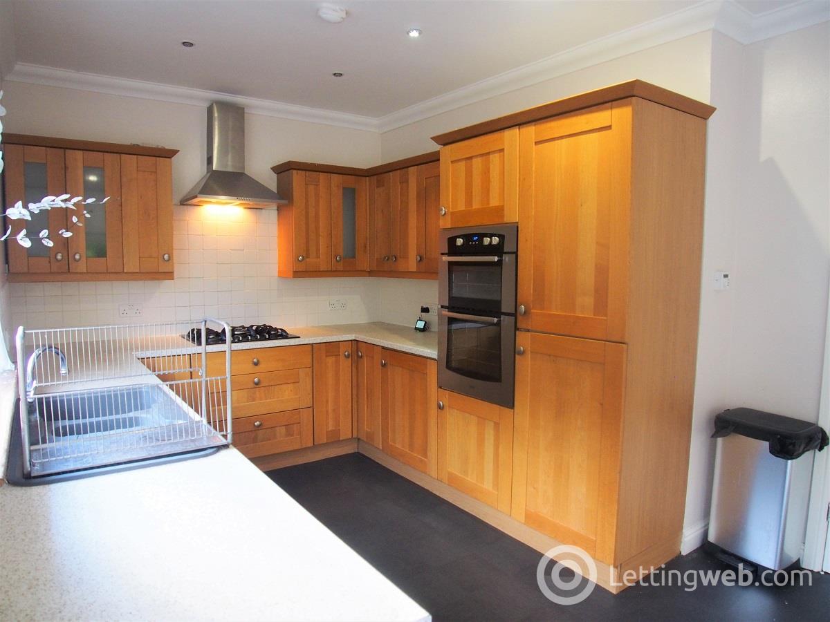 Property to rent in 28 Gilmourton Crescent