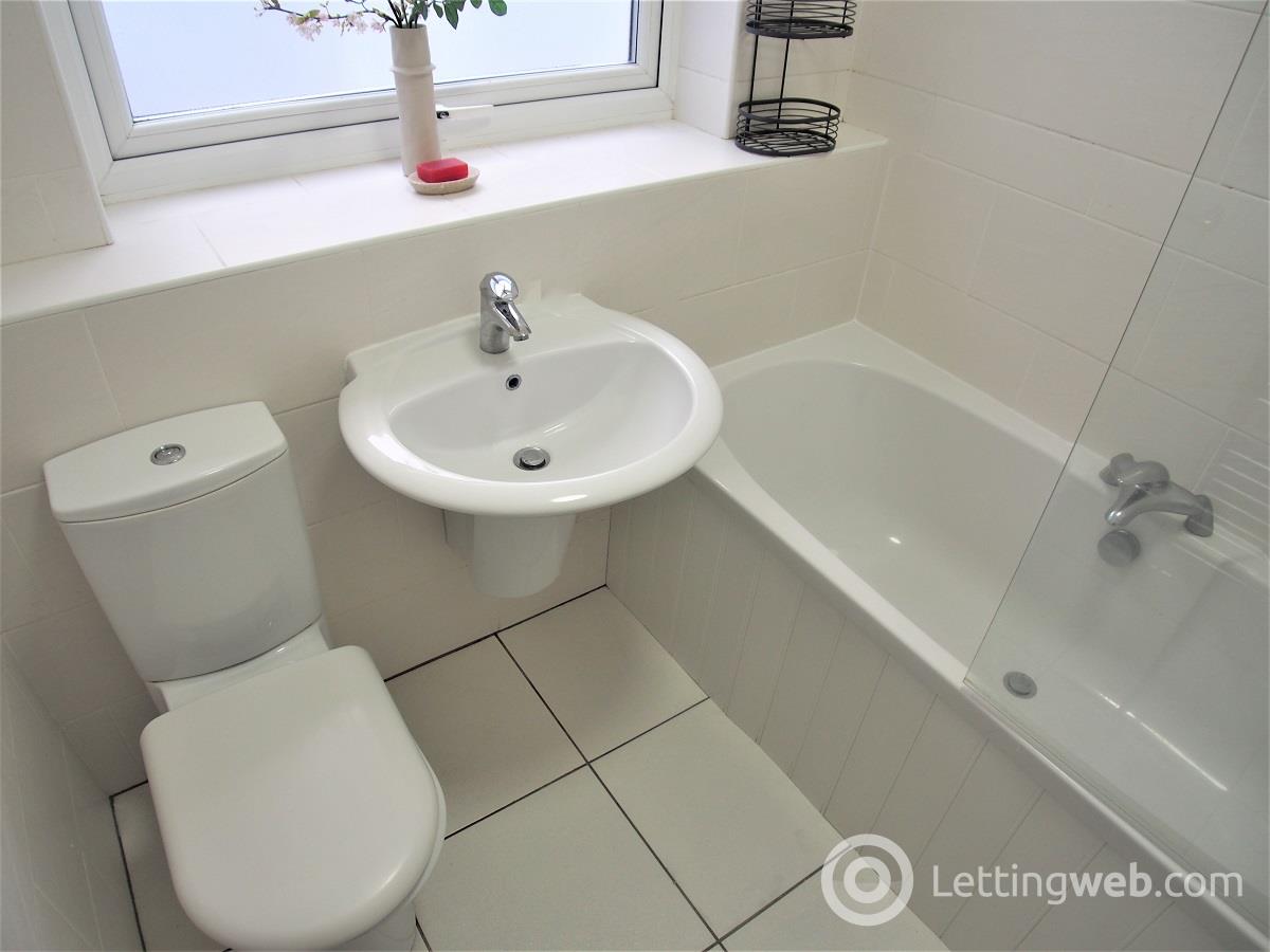 Property to rent in 28 Gilmourton Crescent
