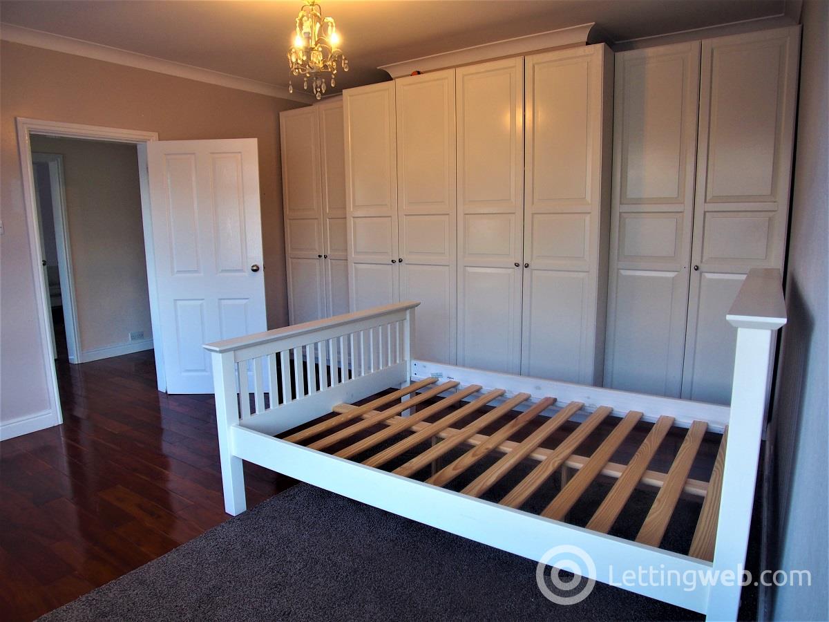 Property to rent in 28 Gilmourton Crescent