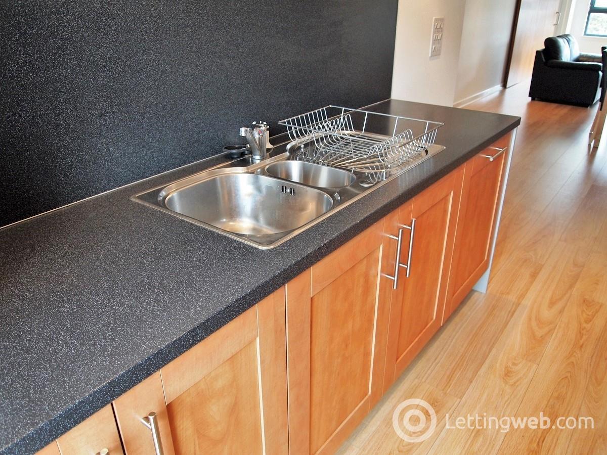 Property to rent in Glasgow Harbour Terrace