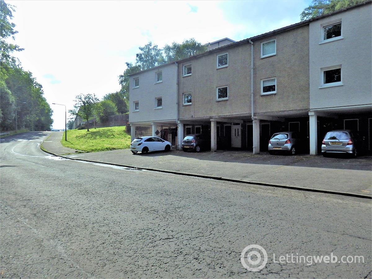 Property to rent in 275 Hillaprk Drive