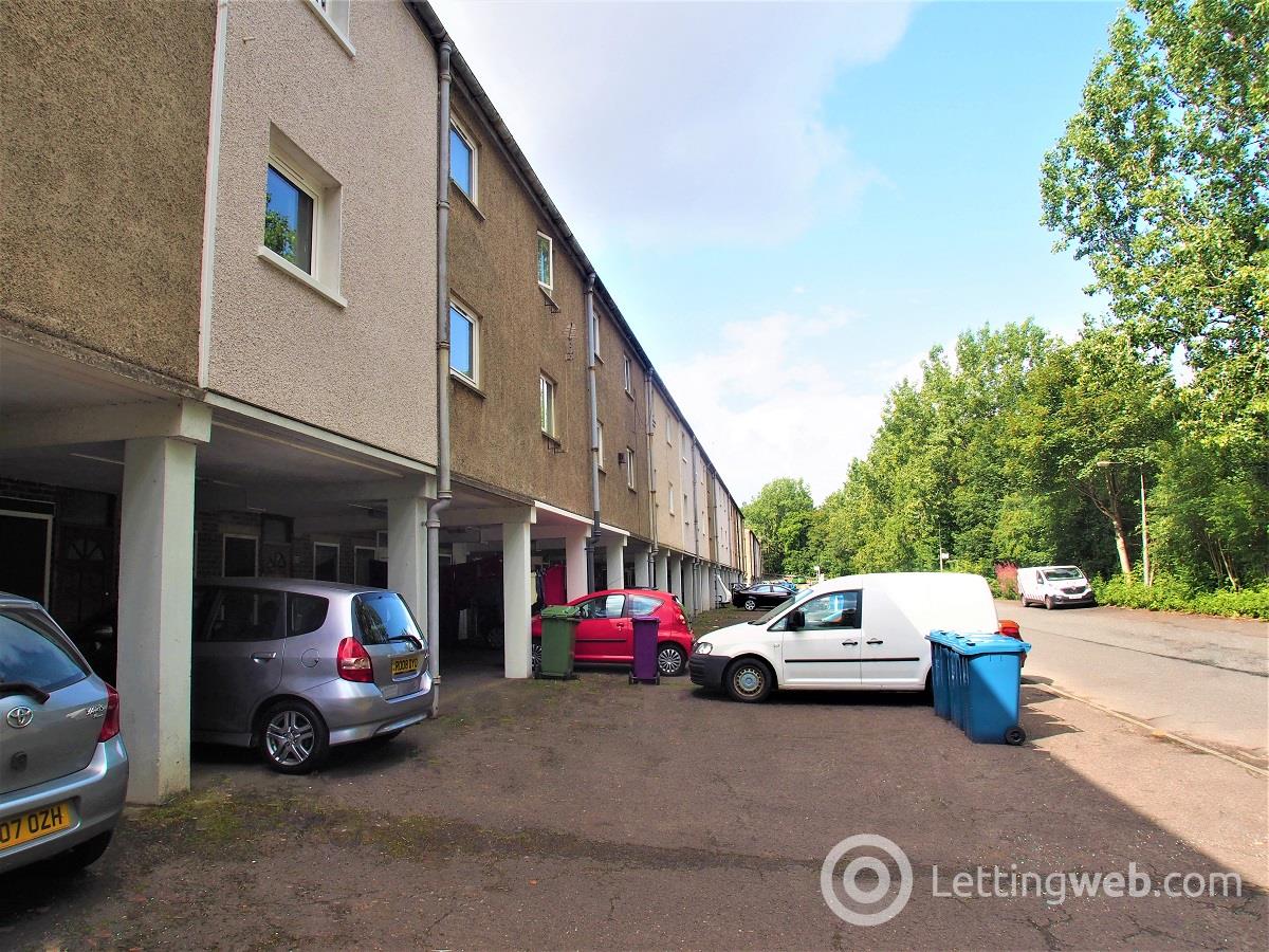 Property to rent in 275 Hillaprk Drive