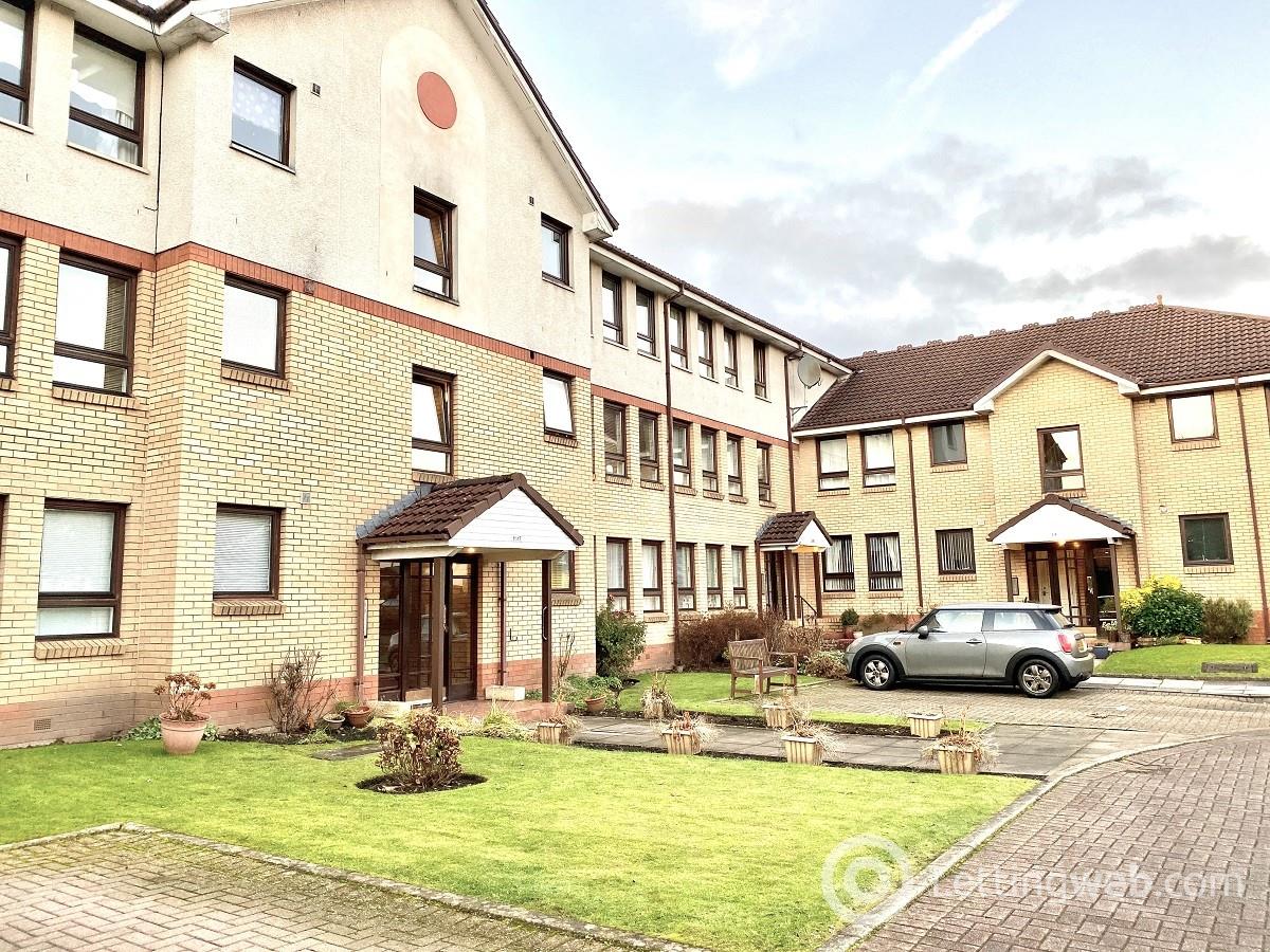 Property to rent in 14 Woodlands Court Woodlands Road Thornliebank