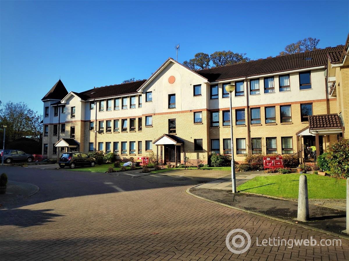 Property to rent in 14 Woodlands Court Woodlands Road Thornliebank