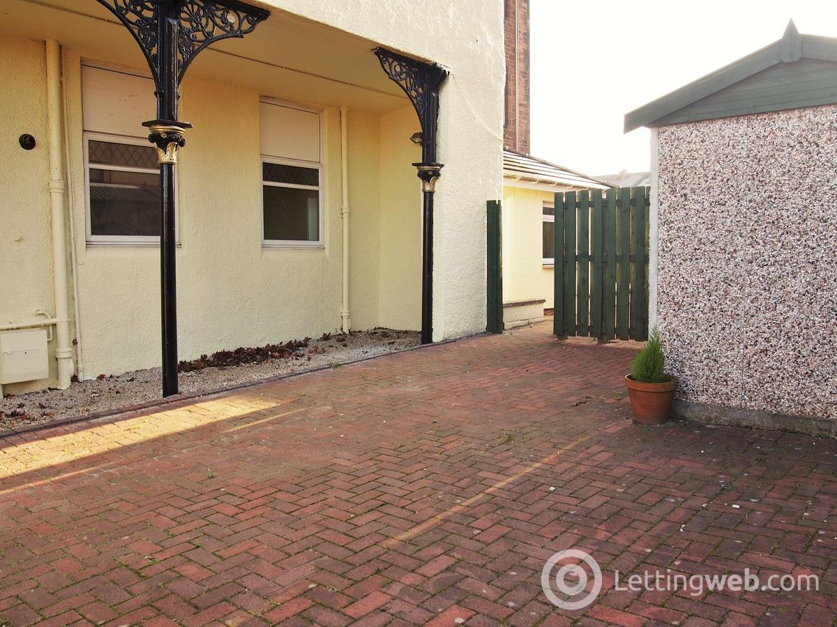 Property to rent in 70 High Street Rutherglen Glasgow
