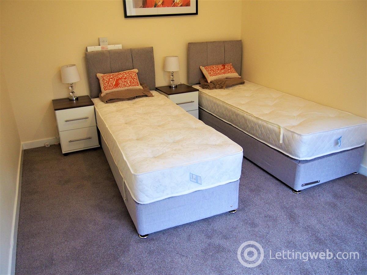 Property to rent in 70 High Street Rutherglen Glasgow