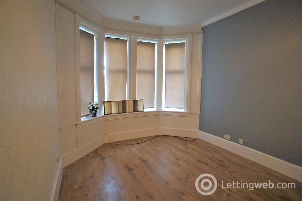 Property to rent in 12 Eastwood Crescent Thornliebank Lettingweb